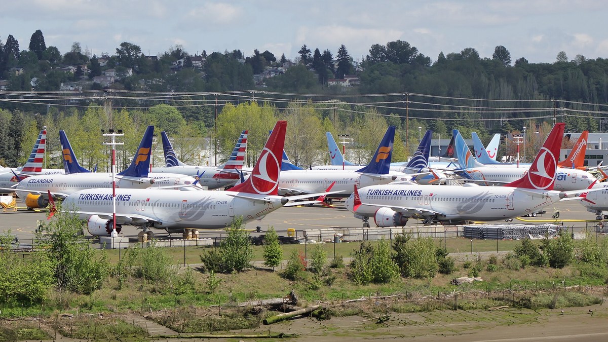 Boeing tumbles 10.7% on a bigger-than-expected loss
