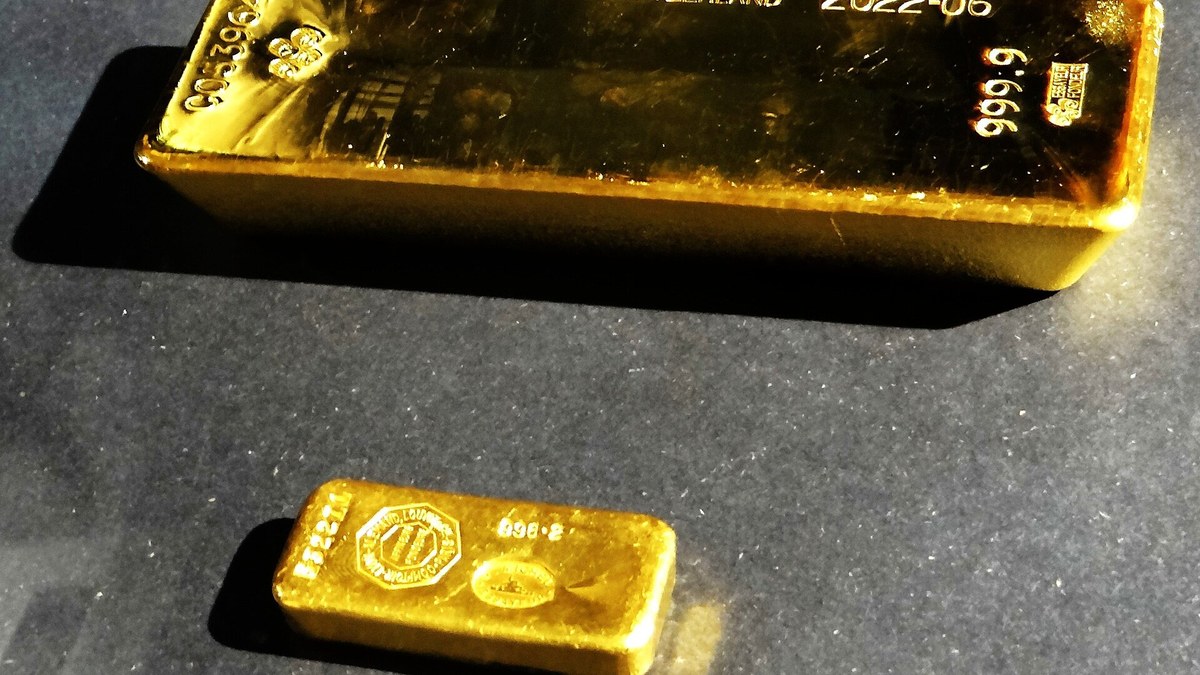 Gold settles 0.91% higher at $4,058.80; 10-yr up 0.004 pp to 4.992%