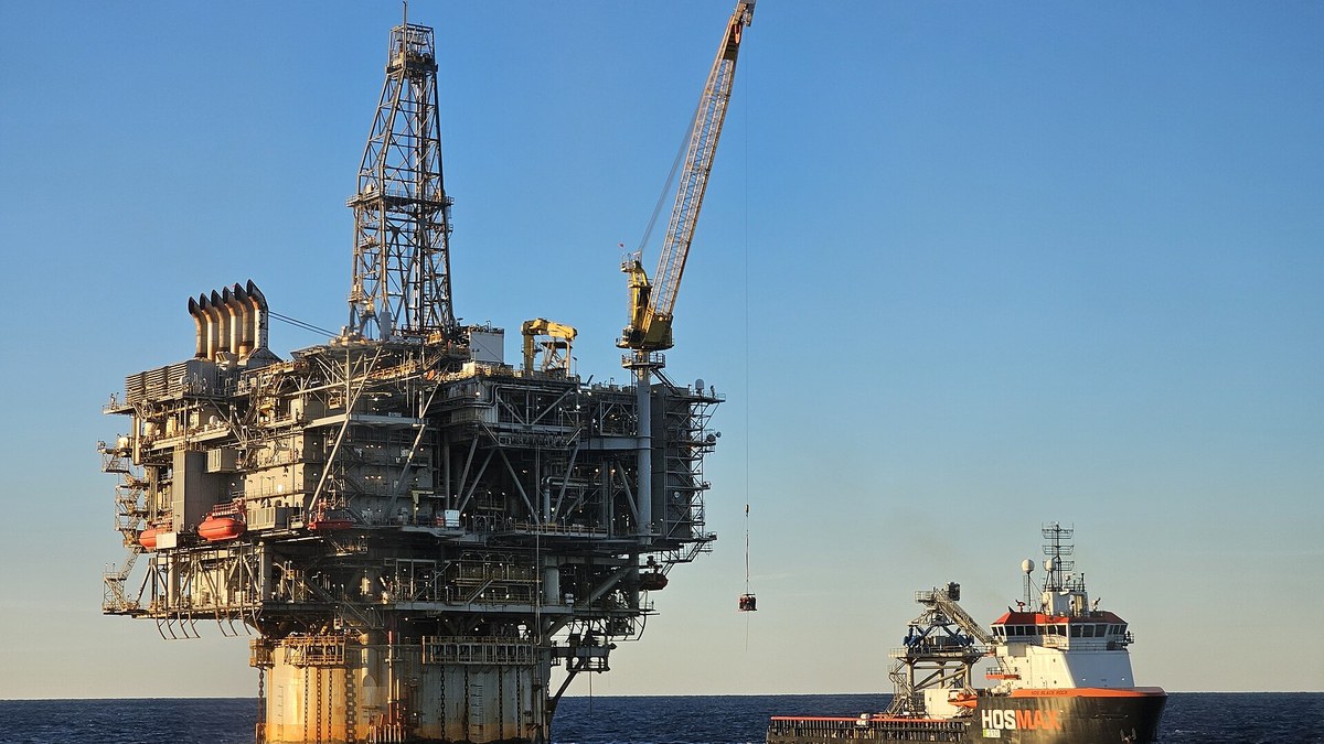 WTI eases 1.46% to $101.76 on Iran peace hopes